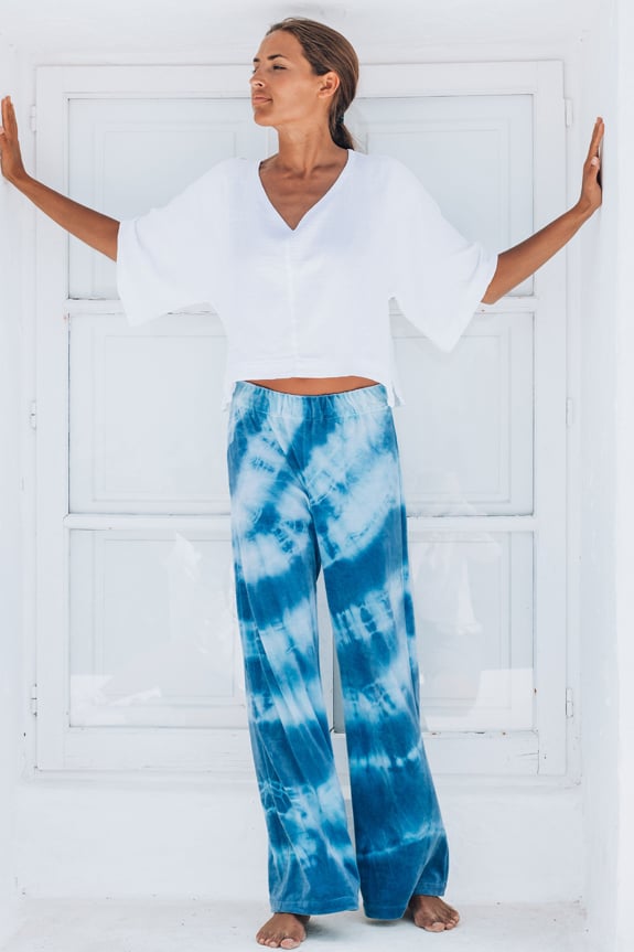 SeaMeHappy Bali Top white and Sea Me Happy soft velours Aloha pants blue. Hand dyed in Belgium.