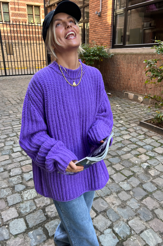 https://www.seamehappy.be/wp-content/uploads/2022/08/Sea-Me-Happy-Hector-knit-violet-close-up.jpg