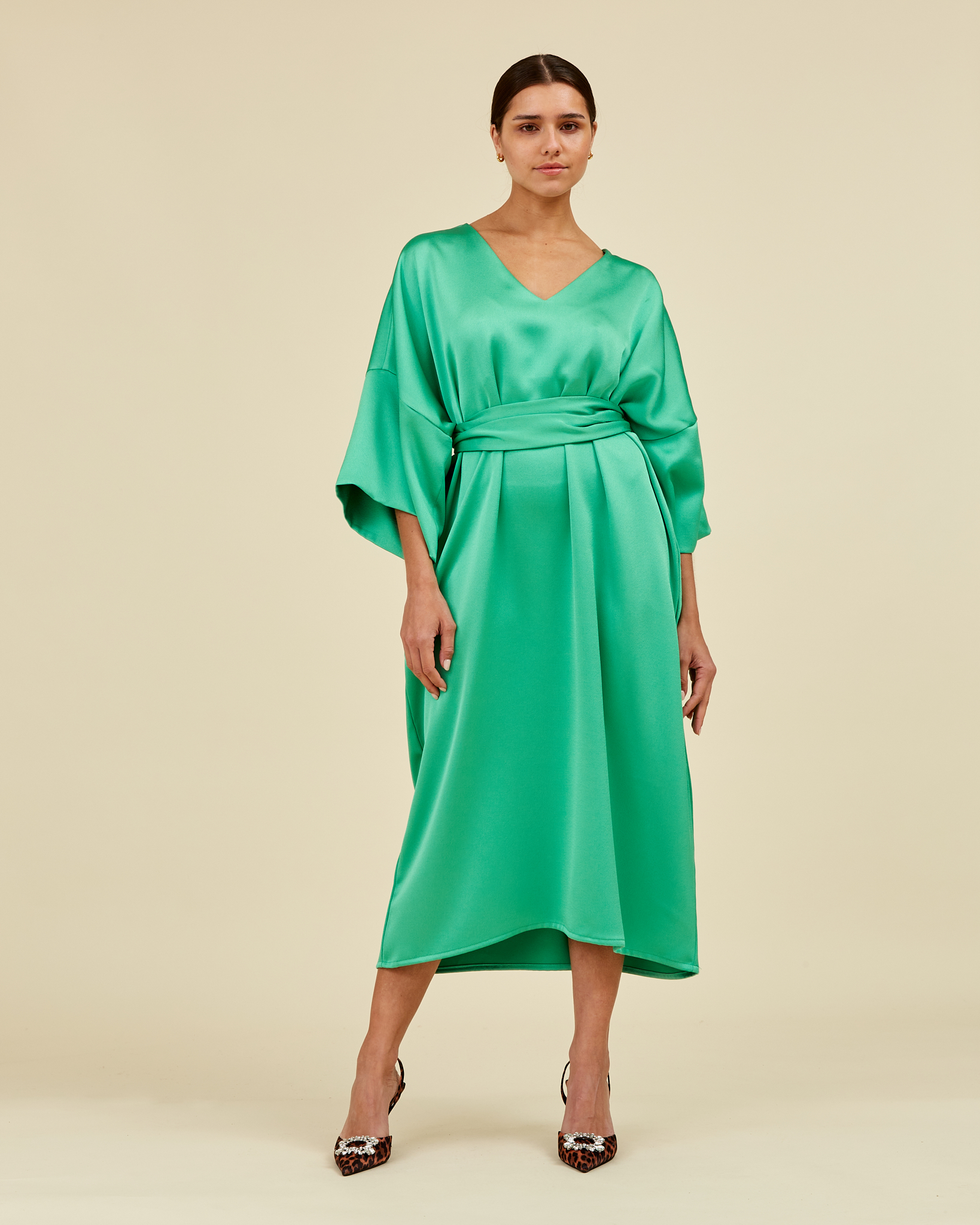 https://www.seamehappy.be/wp-content/uploads/2022/08/Sea-Me-Happy-Paloma-Dress-Long-spearmint-green-frint2.jpg