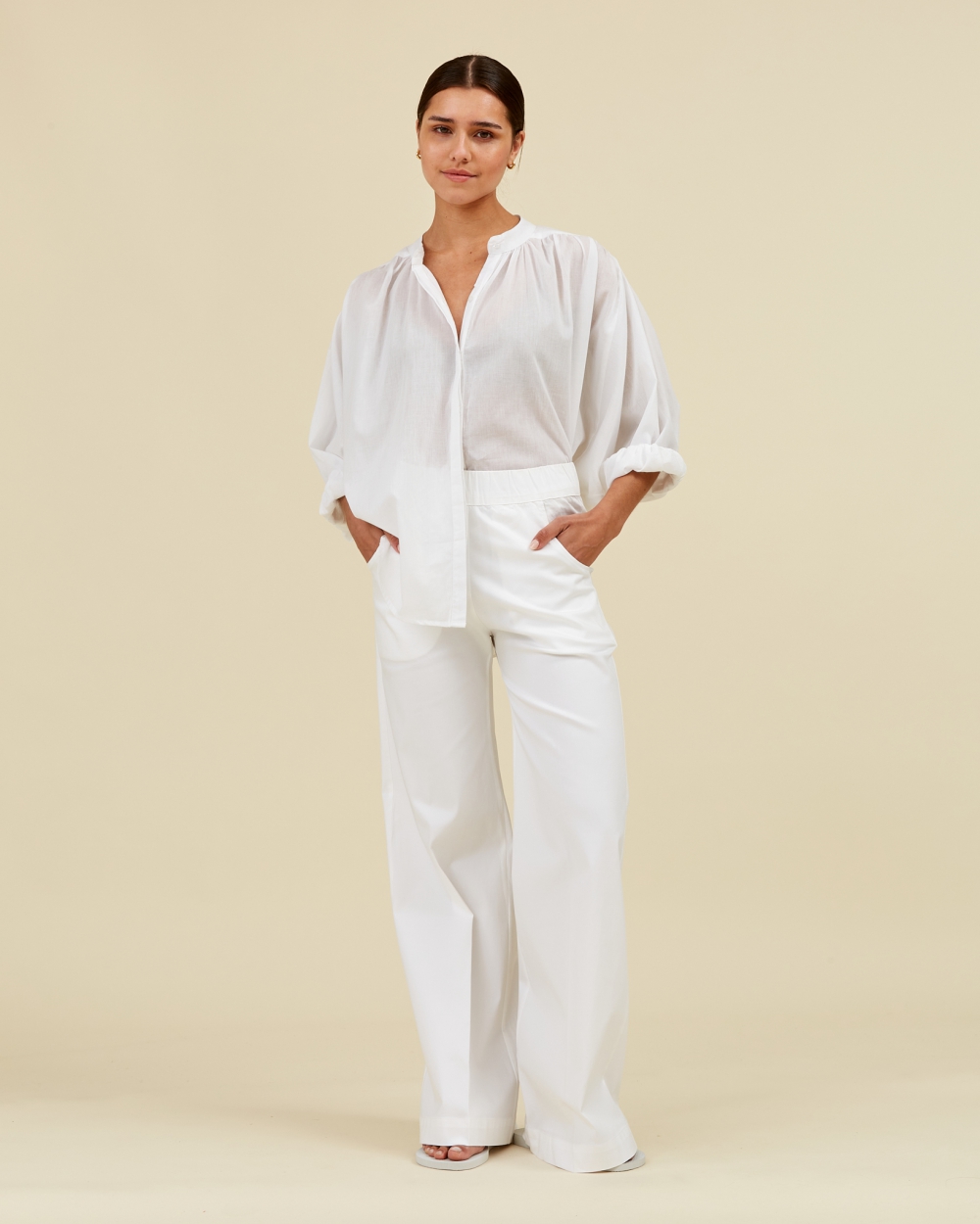 https://www.seamehappy.be/wp-content/uploads/2023/01/Sea-Me-Happy-Balloon-Blouse-white-front2.jpg
