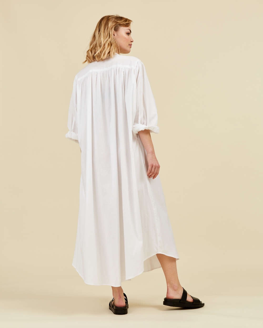 https://www.seamehappy.be/wp-content/uploads/2023/01/Sea-Me-Happy-Balloon-Dress-long-white-back2.jpg