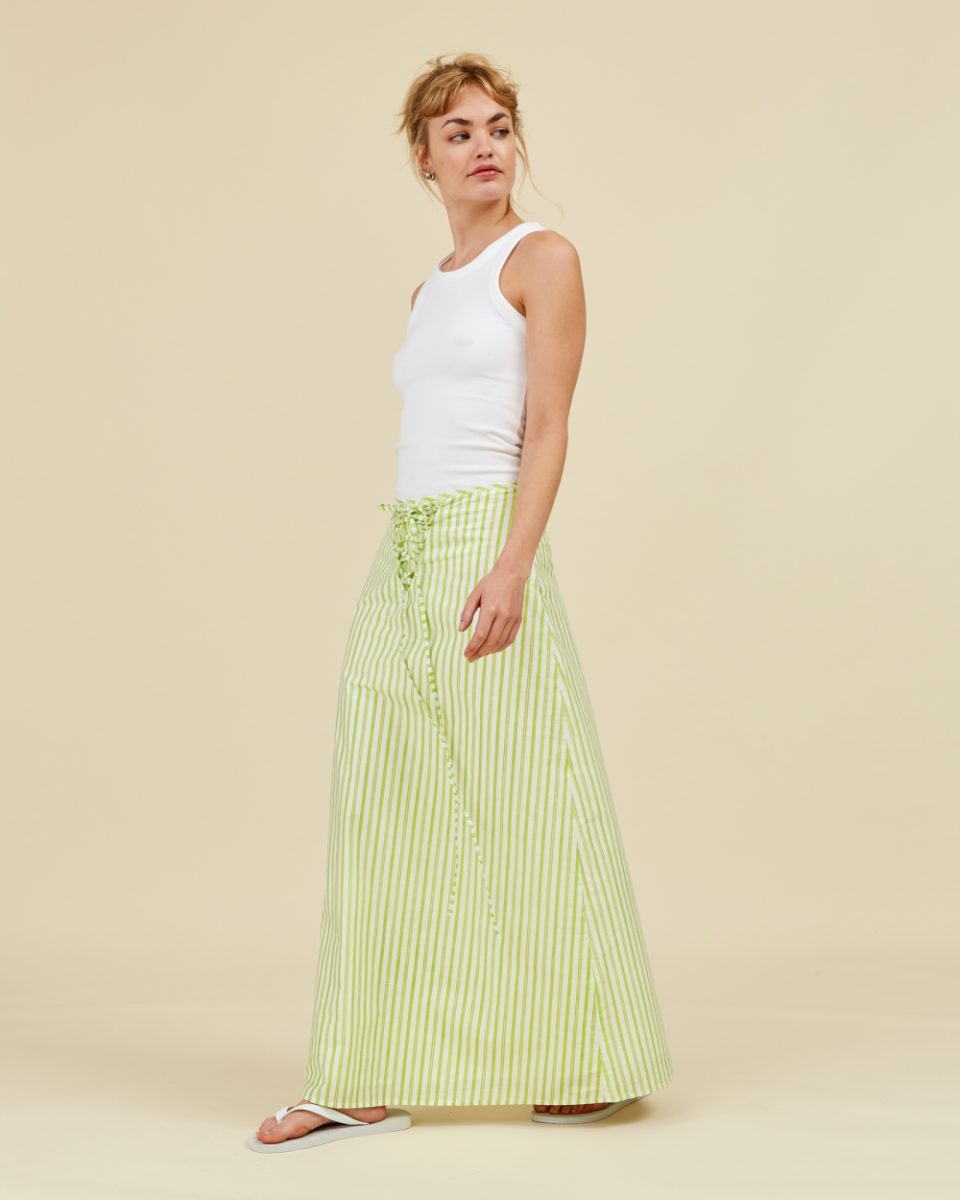 https://www.seamehappy.be/wp-content/uploads/2023/01/Sea-Me-Happy-Beatrice-Skirt-poplin-stripes-lime-side1-960x1200.jpg