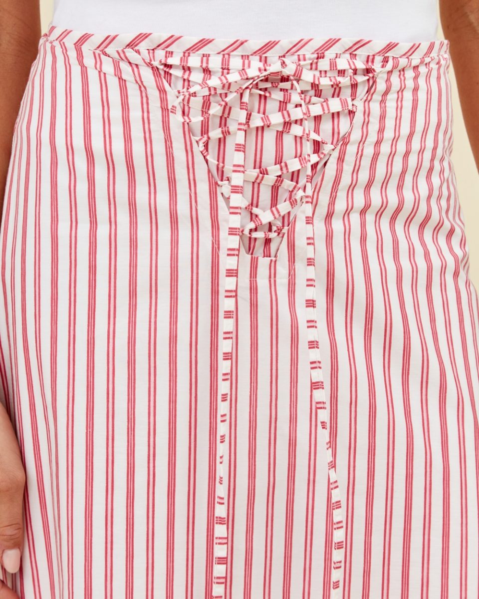 https://www.seamehappy.be/wp-content/uploads/2023/01/Sea-Me-Happy-Beatrice-skirt-poplin-stripes-strawberry-closeup-960x1200.jpg