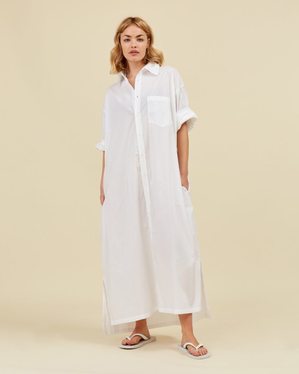 https://www.seamehappy.be/wp-content/uploads/2023/01/Sea-Me-Happy-Geenah-shirt-dress-poplin-uni-white-front2-960x1200.jpg