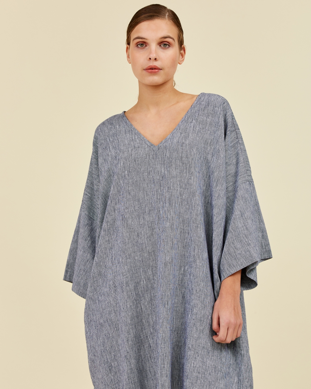 https://www.seamehappy.be/wp-content/uploads/2023/01/Sea-Me-Happy-Paloma-Dress-Linen-raffles-front1.jpg