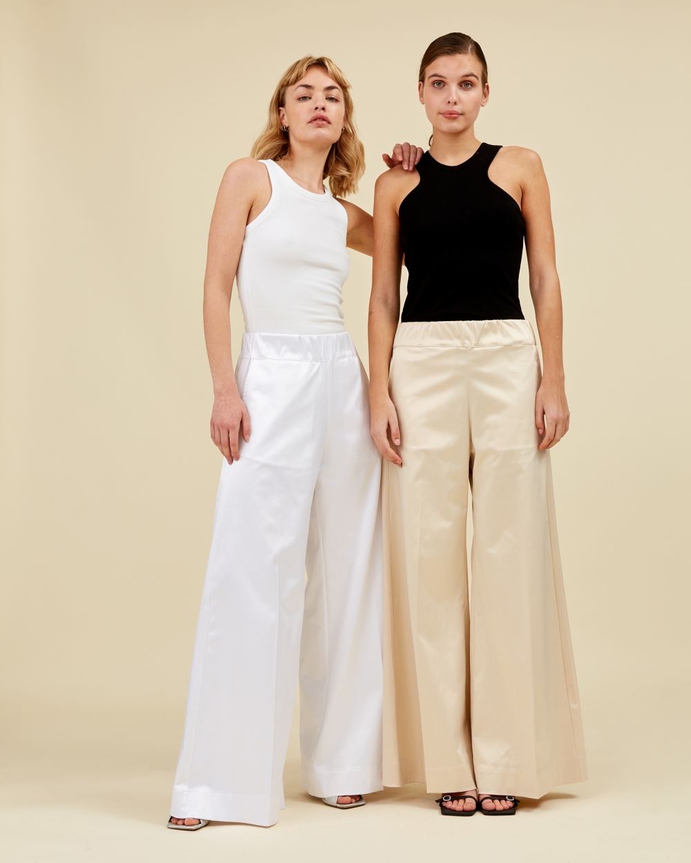 https://www.seamehappy.be/wp-content/uploads/2023/01/Sea-Me-Happy-Super-Woody-Shiny-Cotton-white-ivory-duo2.jpg