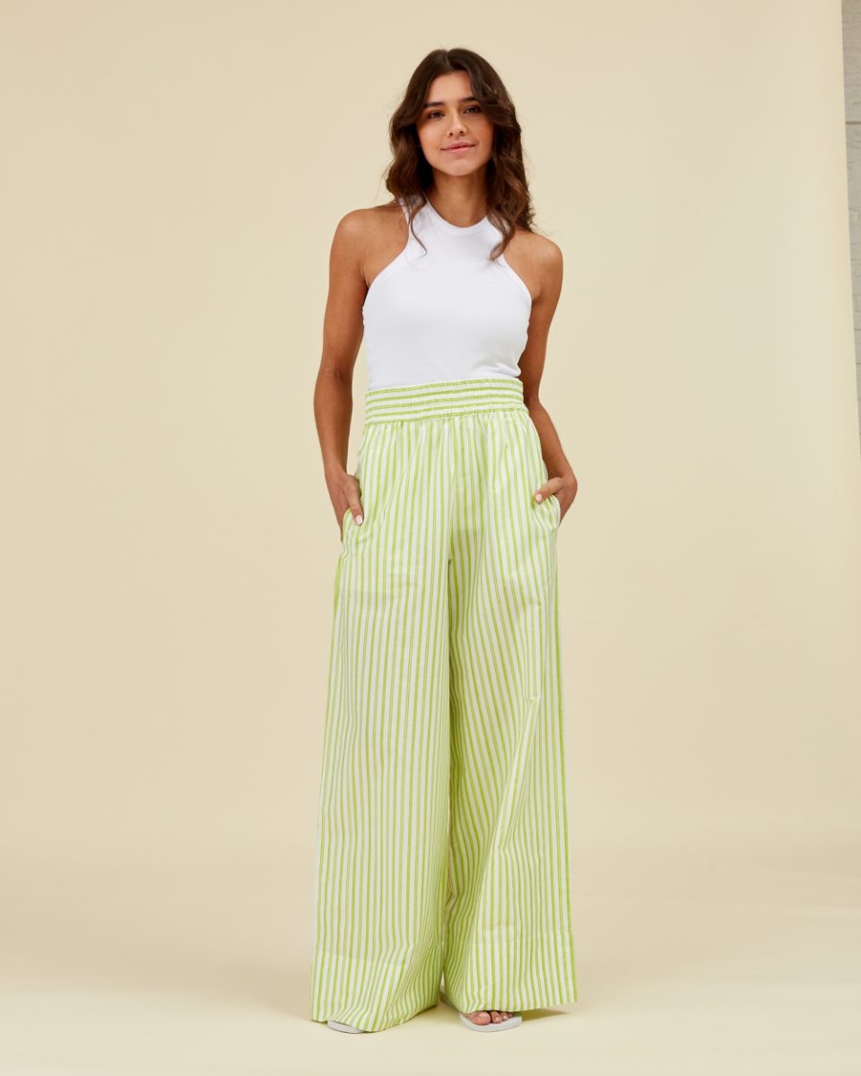 https://www.seamehappy.be/wp-content/uploads/2023/01/Sea-Me-happy-Andre-Pants-stripes-lime-front1-960x1200.jpg