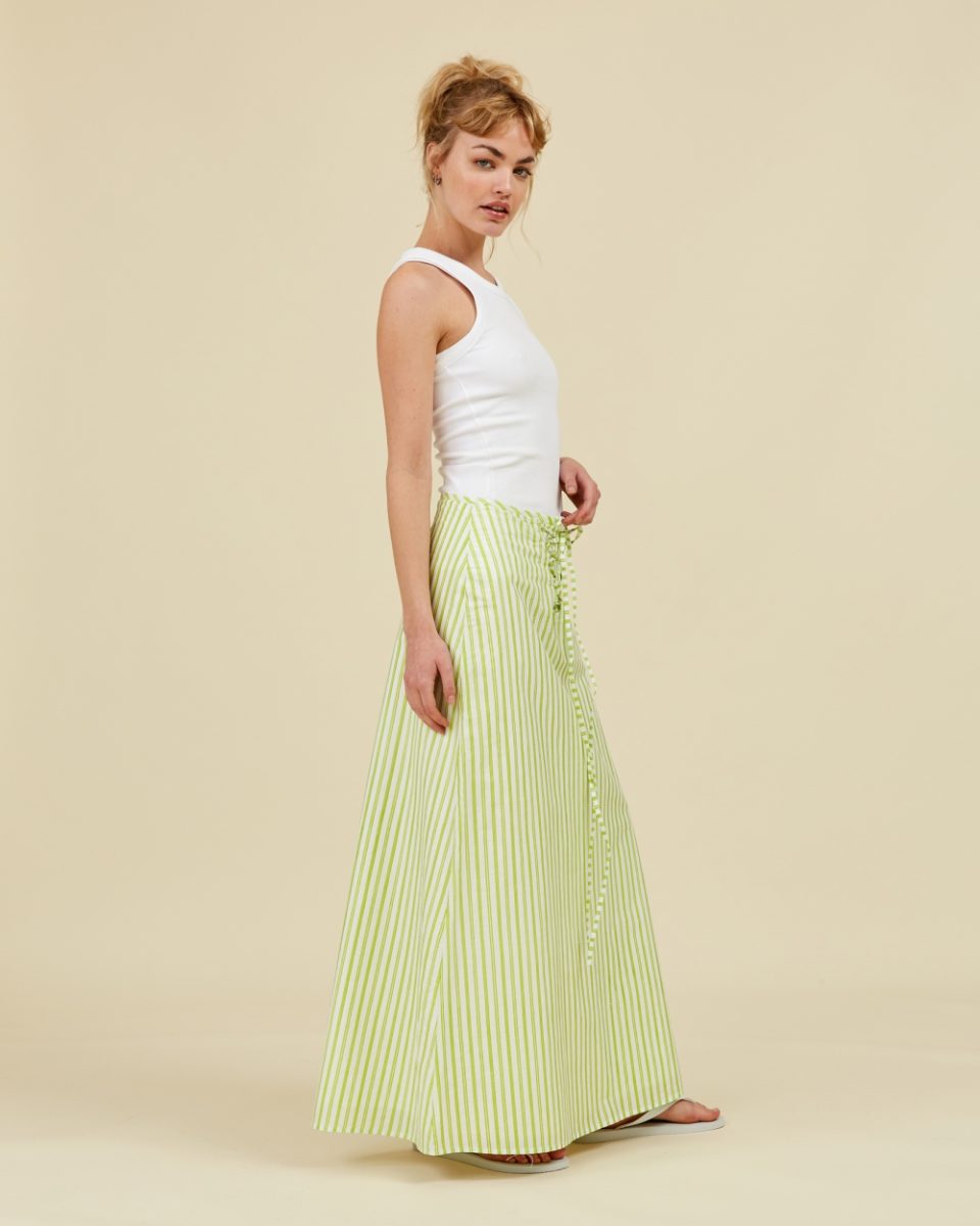 https://www.seamehappy.be/wp-content/uploads/2023/01/Sea-Me-happy-Beatrice-Skirt-poplin-stripes-lime-side2-960x1200.jpg