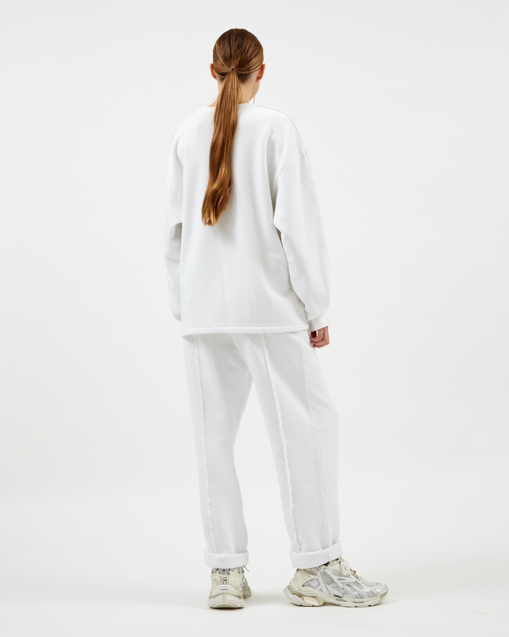 https://www.seamehappy.be/wp-content/uploads/2023/07/Sea-Me-Happy-John-Sweater-Jack-Pants-Jogging-white-back.jpg