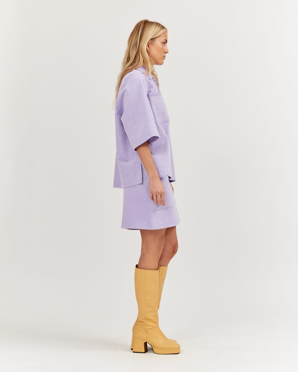 https://www.seamehappy.be/wp-content/uploads/2023/07/Sea-Me-Happy-Mimi-Skirt-70s-Lavender-side1-960x1200.jpg