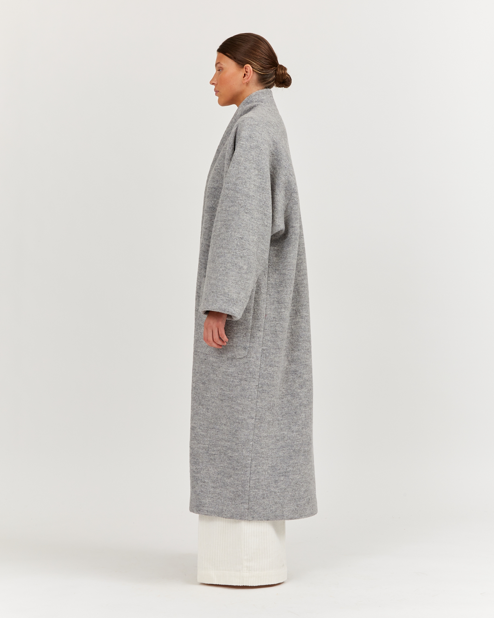 https://www.seamehappy.be/wp-content/uploads/2023/07/Sea-Me-Happy-Penny-Coat-Light-Grey-side1.jpg