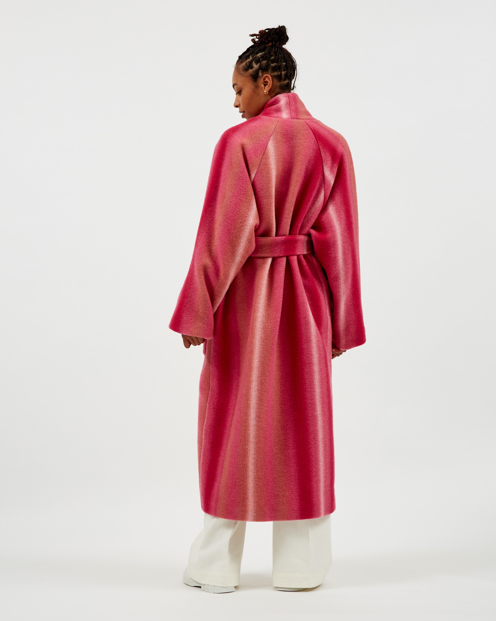 https://www.seamehappy.be/wp-content/uploads/2023/07/Sea-Me-Happy-Penny-Coat-Wool-Striped-pomegranate-back2.jpg