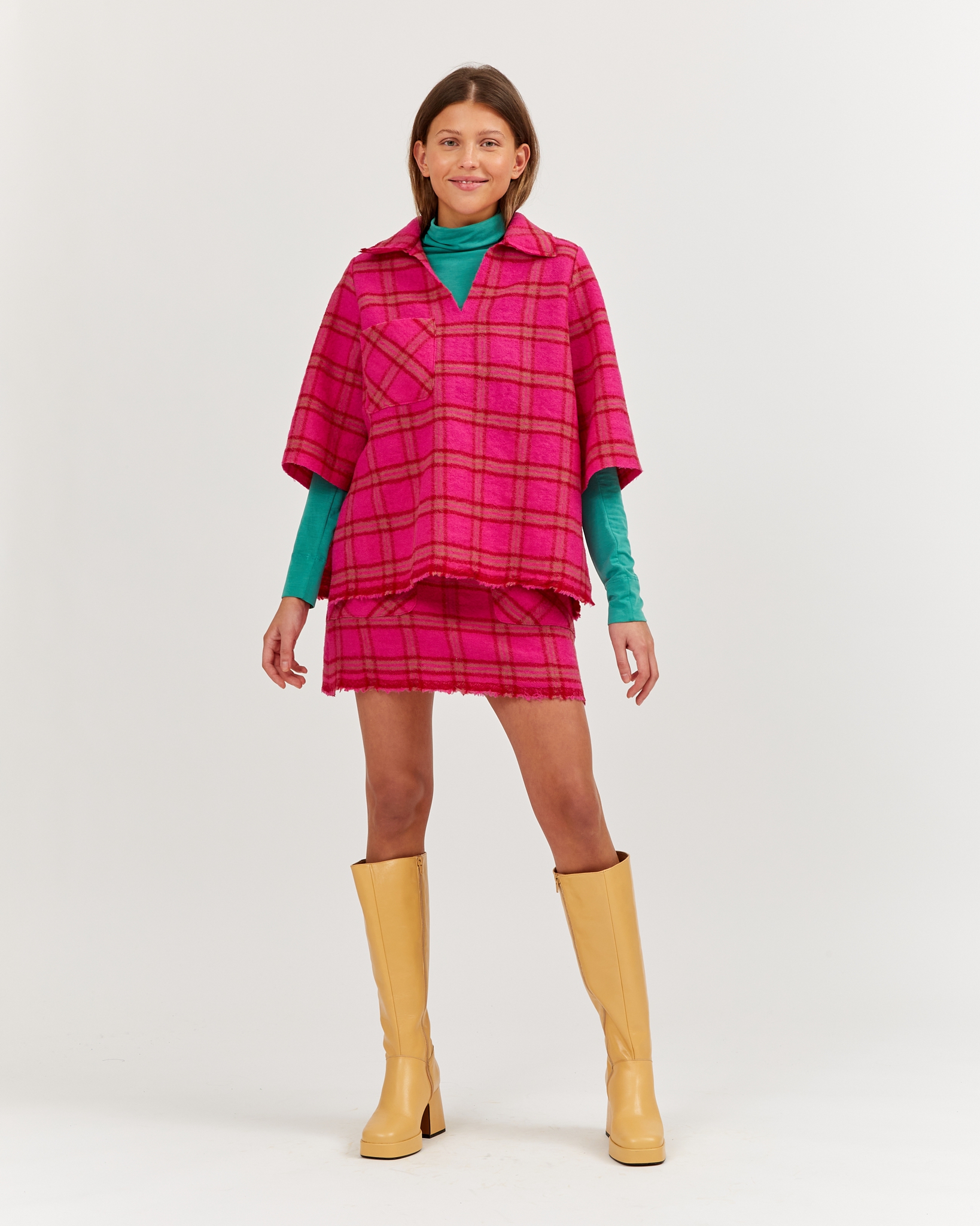 https://www.seamehappy.be/wp-content/uploads/2023/07/Sea-Me-Happy-Ralph-Top-Polo-Boiled-Wool-plaid-pink-fuchsia-front1.jpg