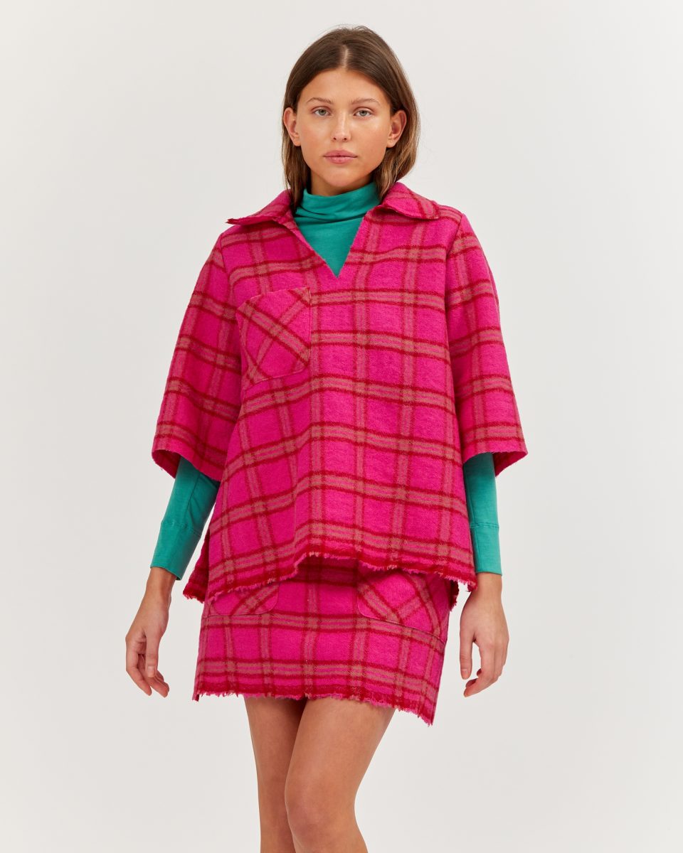 https://www.seamehappy.be/wp-content/uploads/2023/07/Sea-Me-Happy-Ralph-Top-Polo-Boiled-Wool-plaid-pink-fuchsia-front2-960x1200.jpg