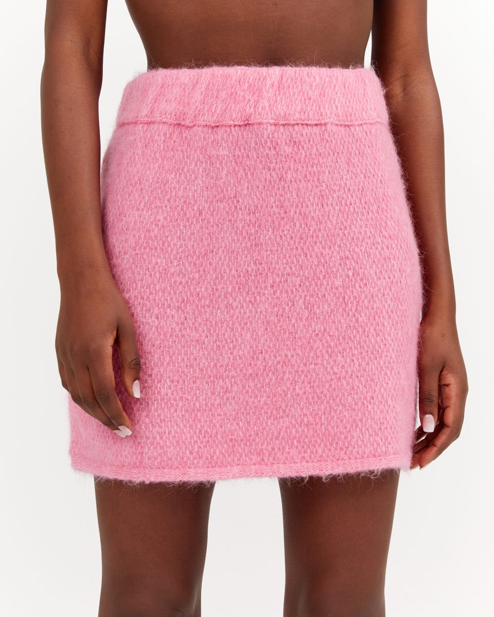 https://www.seamehappy.be/wp-content/uploads/2023/07/Sea-Me-Happy-Suki-Skirt-rose-front-closeup-960x1200.jpg