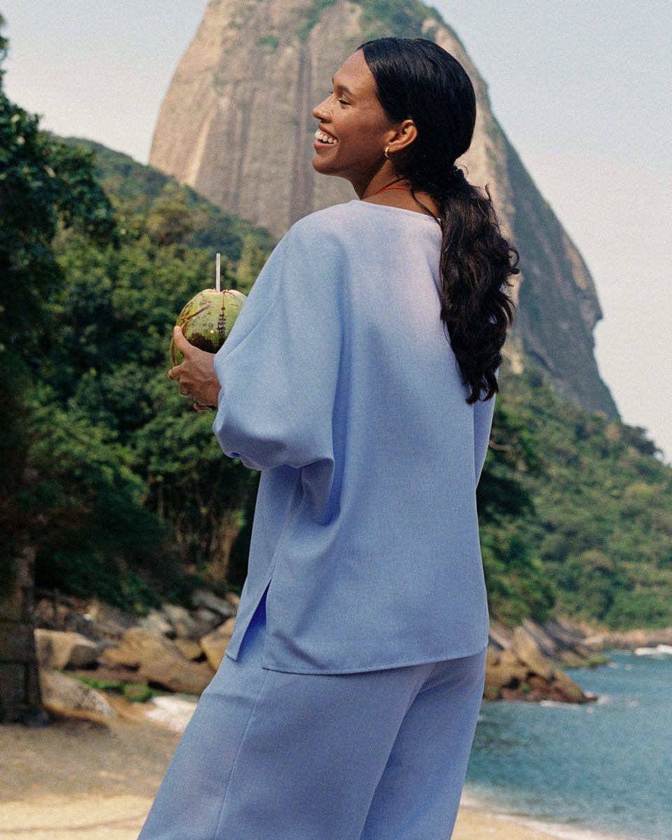 https://www.seamehappy.be/wp-content/uploads/2024/02/Sea-Me-Happy-Claudia-Soba-top-summer-lush-Supwer-Woody-summer-lush-lavender-scaled-960x1200.jpg
