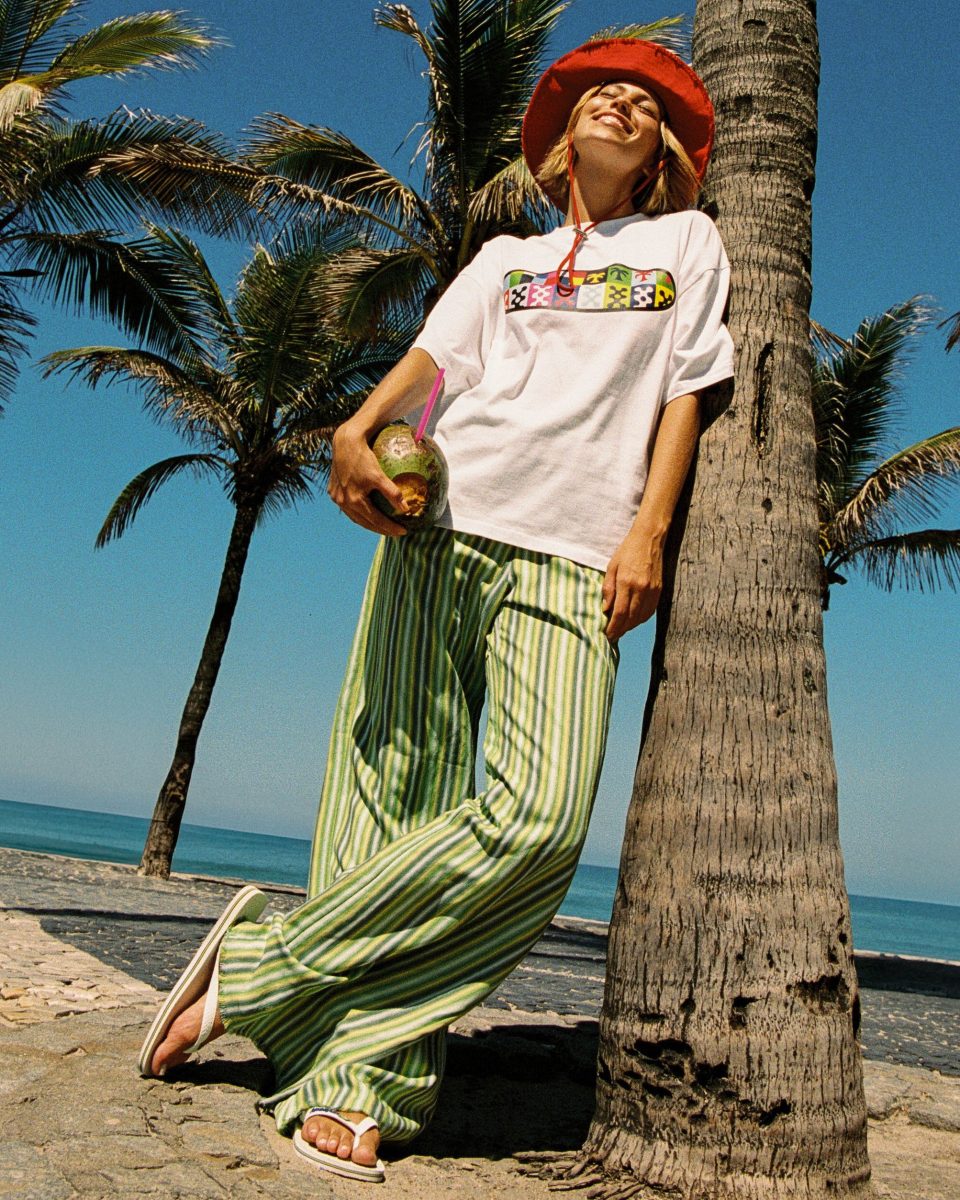 https://www.seamehappy.be/wp-content/uploads/2024/02/Sea-Me-Happy-Claudia-campaign-t-shirt-Lacuna-Riley-Pants-brazil-960x1200.jpg