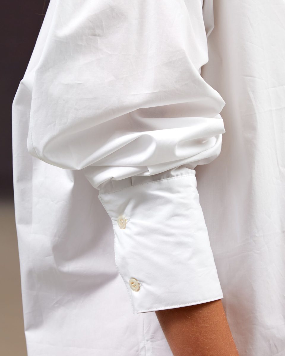 https://www.seamehappy.be/wp-content/uploads/2024/02/Sea-Me-Happy-Penelope-Shirt-Poplin-white-closeup2-960x1200.jpg