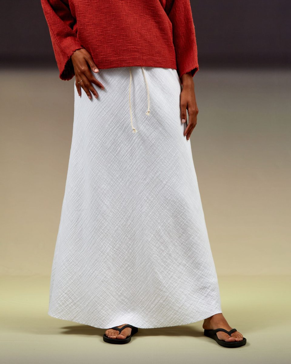 https://www.seamehappy.be/wp-content/uploads/2024/02/Sea-Me-Happy-Praia-Skirt-Bamboo-white-front1-960x1200.jpg