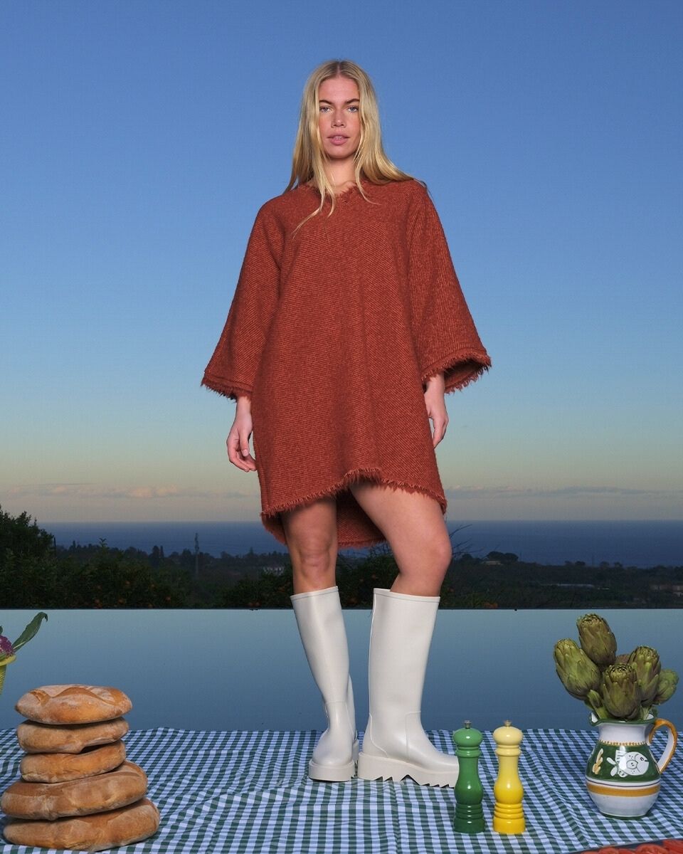 https://www.seamehappy.be/wp-content/uploads/2024/08/Sea-Me-Happy-Filippa-Dress-Wool-Uni-rust-front.jpg