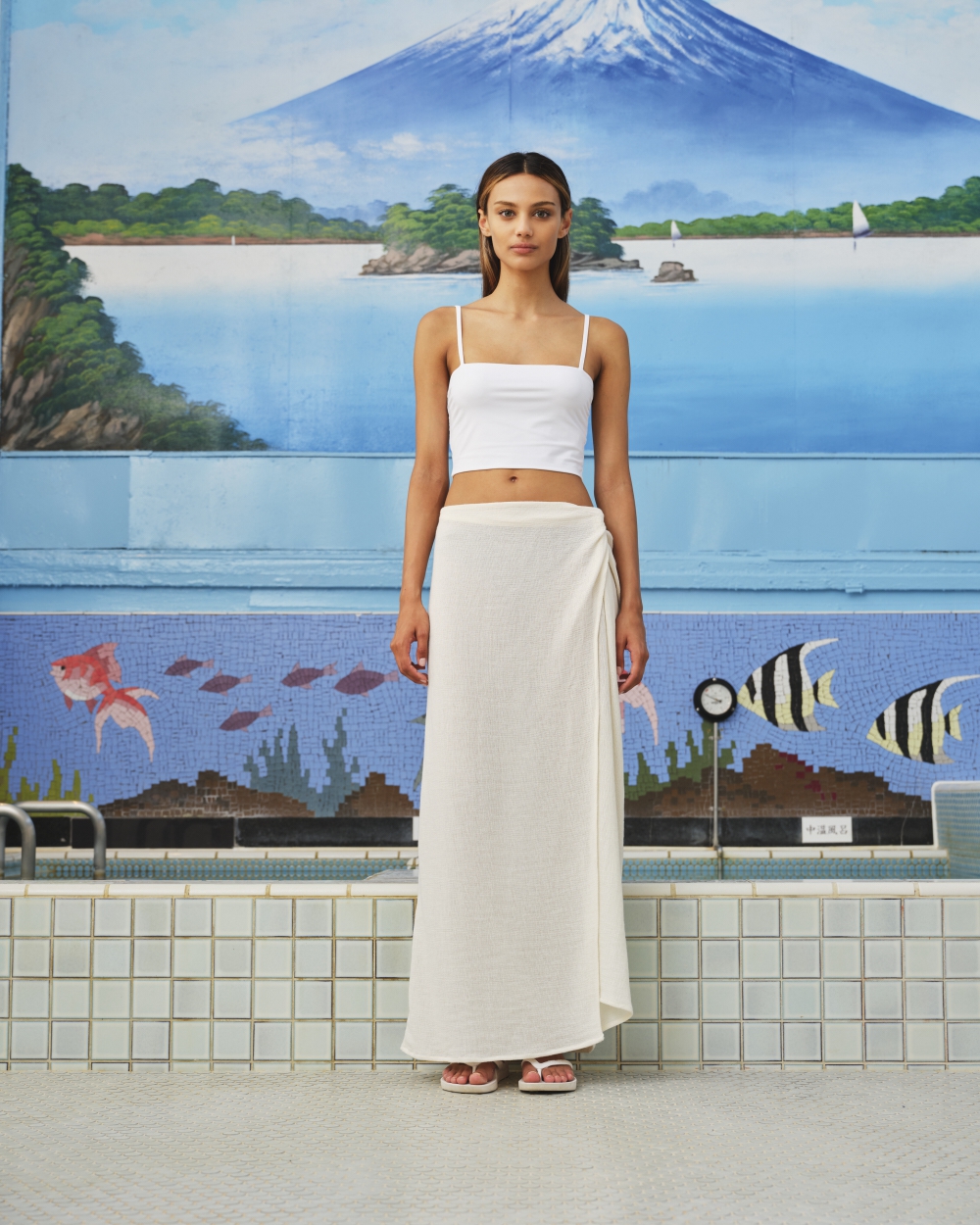https://www.seamehappy.be/wp-content/uploads/2025/01/Sea-Me-Happy-Helena-Croptop-white-Oki-Skirt-Mesh-resort-ecru-front.jpg