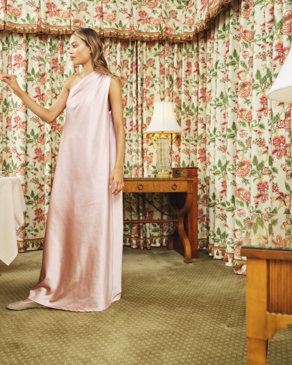 https://www.seamehappy.be/wp-content/uploads/2025/01/Sea-Me-Happy-Julie-Dress-Silky-Touch-powder-rose-front3-960x1200.jpg