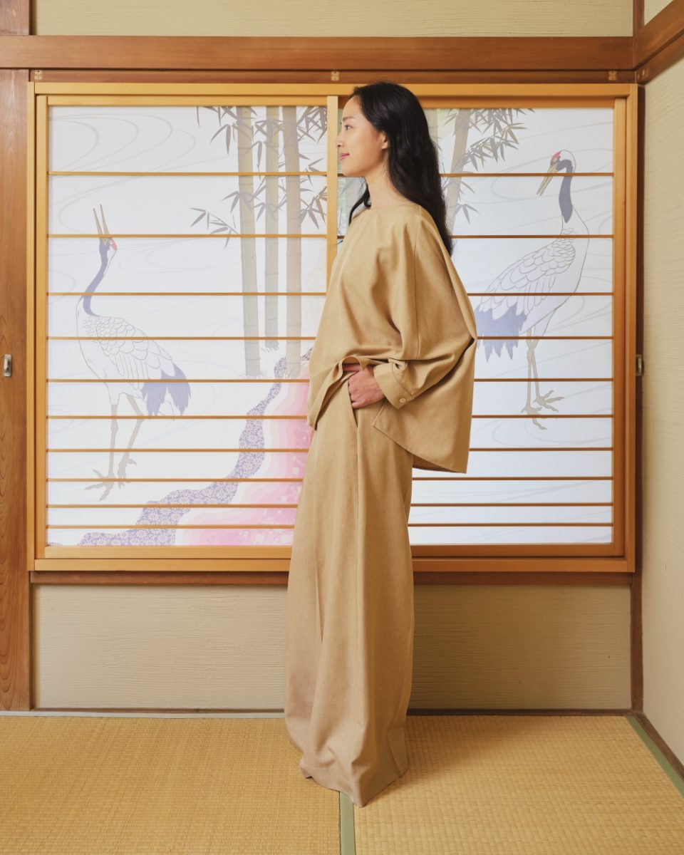 https://www.seamehappy.be/wp-content/uploads/2025/01/Sea-Me-Happy-Soba-Top-Summer-Lush-sand-Super-Woody-Summer-Lush-sand-side-960x1200.jpg