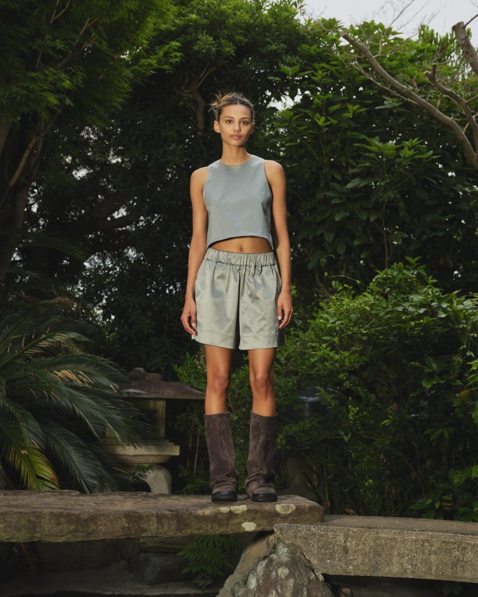 https://www.seamehappy.be/wp-content/uploads/2025/01/Sea-Me-Happy-Sony-Top-Shiny-Cotton-sage-green-Moby-Shorts-Shiny-Cotton-sage-green-front-5783-960x1200.jpg