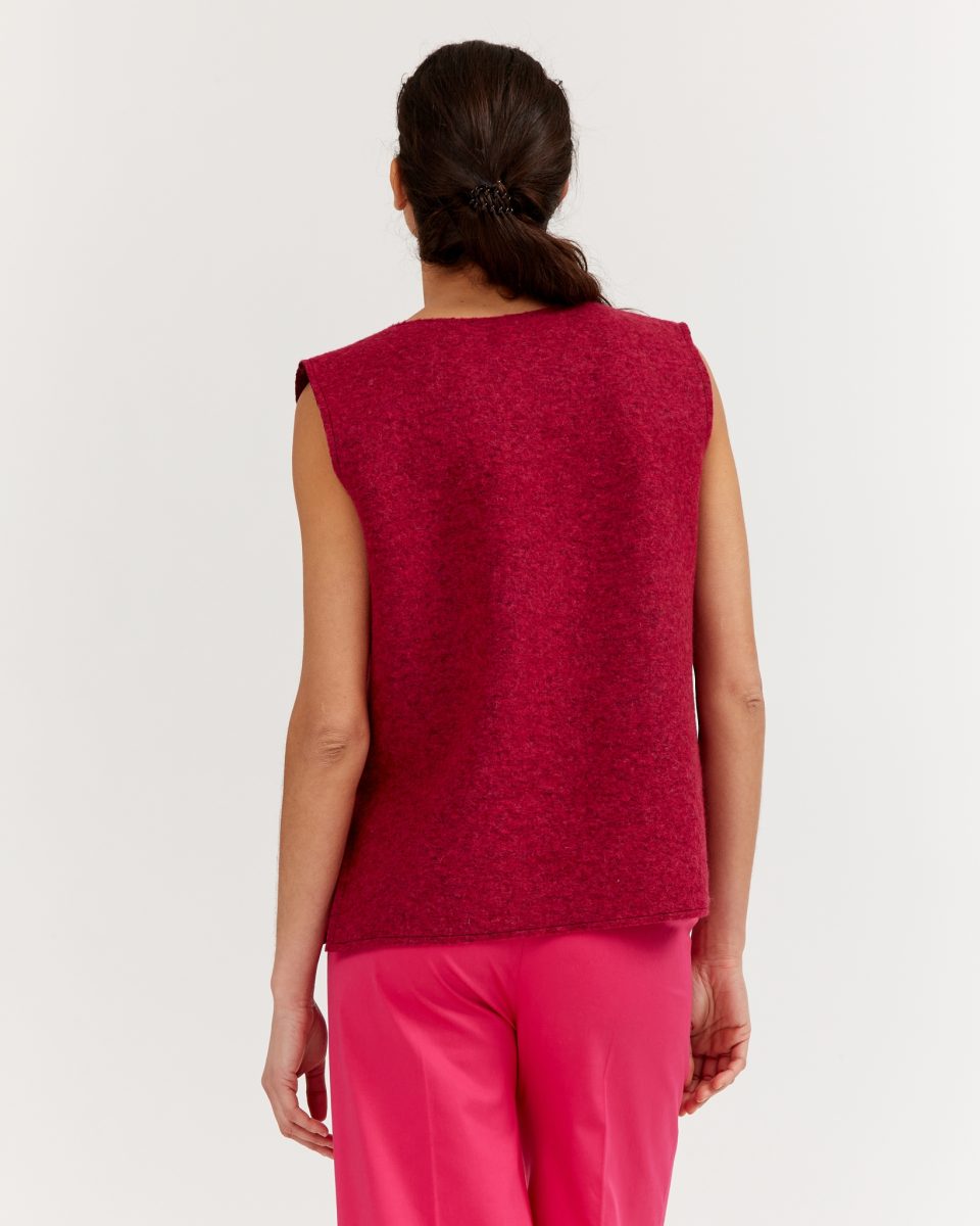 https://www.seamehappy.be/wp-content/uploads/2025/07/Sea-Me-Happy-Voo-Top-Boiled-Wool-fuchsia-back-2754-960x1200.jpg