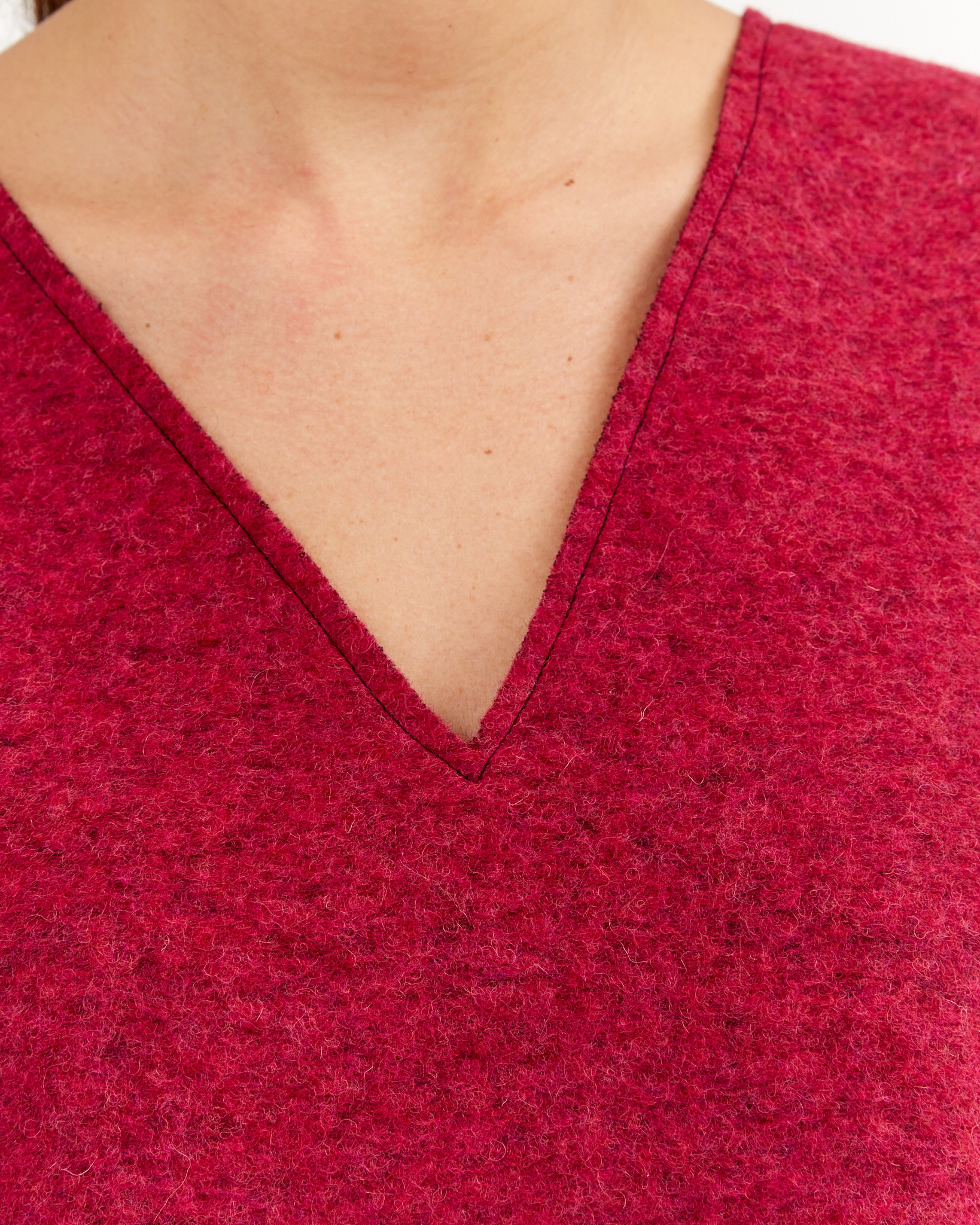 https://www.seamehappy.be/wp-content/uploads/2025/07/Sea-Me-Happy-Voo-Top-Boiled-Wool-fuchsia-front-detail-2755.jpg