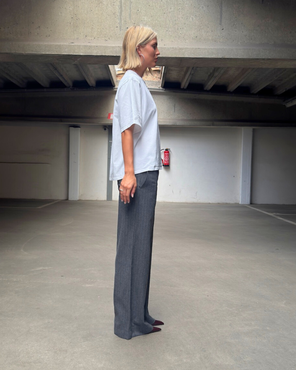 https://www.seamehappy.be/wp-content/uploads/2025/08/Sea-Me-Happy-Woody-Pants-Flanel-Wool-Pin-Striped-side-9712-960x1200.png