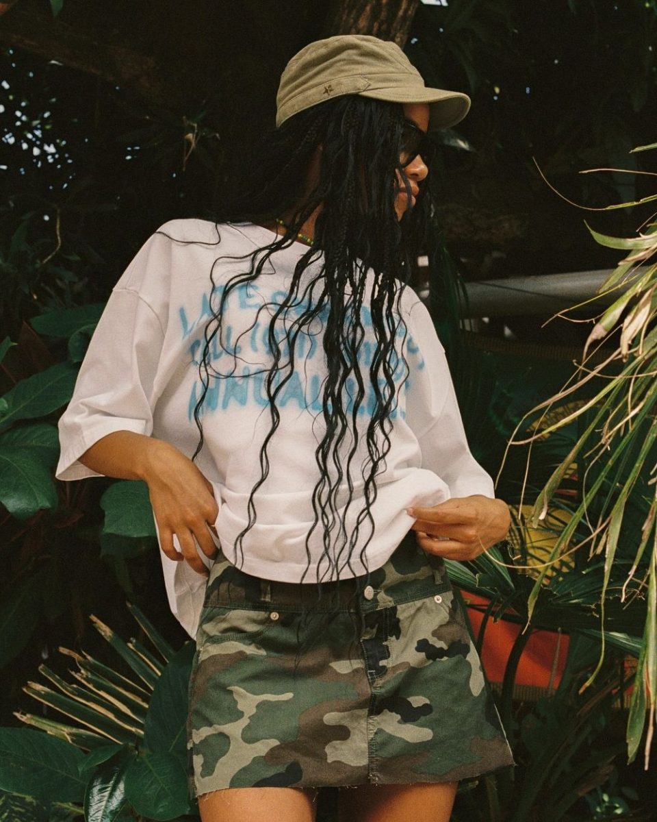 https://www.seamehappy.be/wp-content/uploads/2026/01/Sea-Me-Happy-Late-Checkout-T-shirt-Cyrus-Mini-Skirt-Army-2-10248-960x1200.jpg
