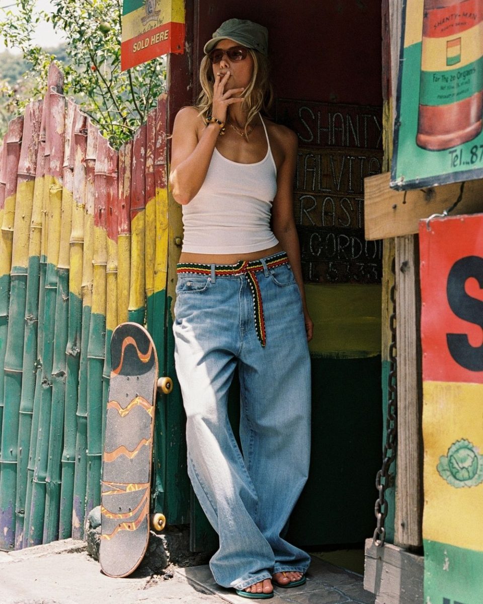 https://www.seamehappy.be/wp-content/uploads/2026/01/Sea-Me-Happy-Thamy-Top-white-Aram-Baggy-Pants-Basic-Denim-cool-blue-2-10264-960x1200.jpg