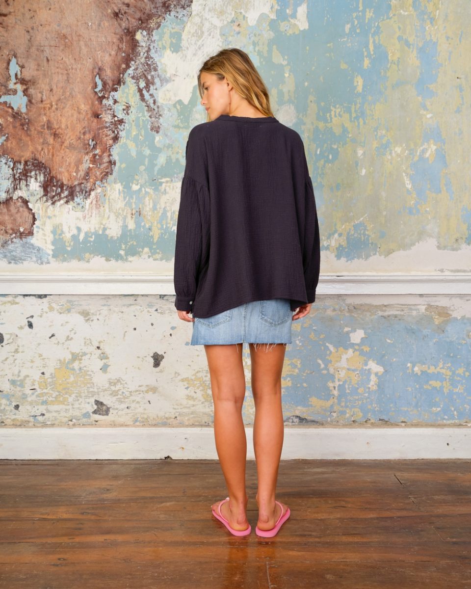 https://www.seamehappy.be/wp-content/uploads/2026/01/Sea-Me-Happy-Vanuatu-Top-Lightweight-black-back-9520-960x1200.jpg