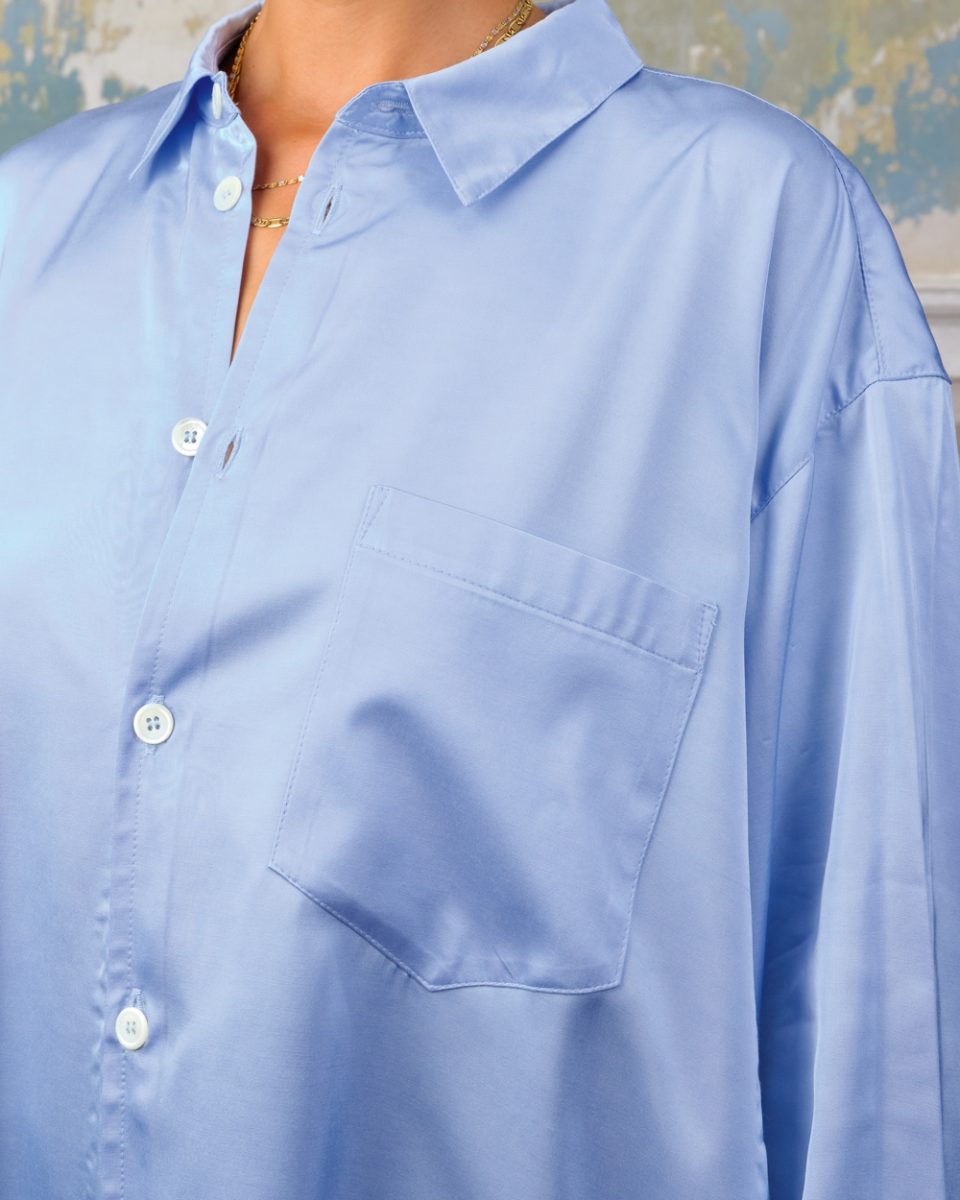 https://www.seamehappy.be/wp-content/uploads/2026/01/Sea-Me-Happy-harvey-Shirt-Satin-Crepe-light-blue-detail-8980-960x1200.jpg