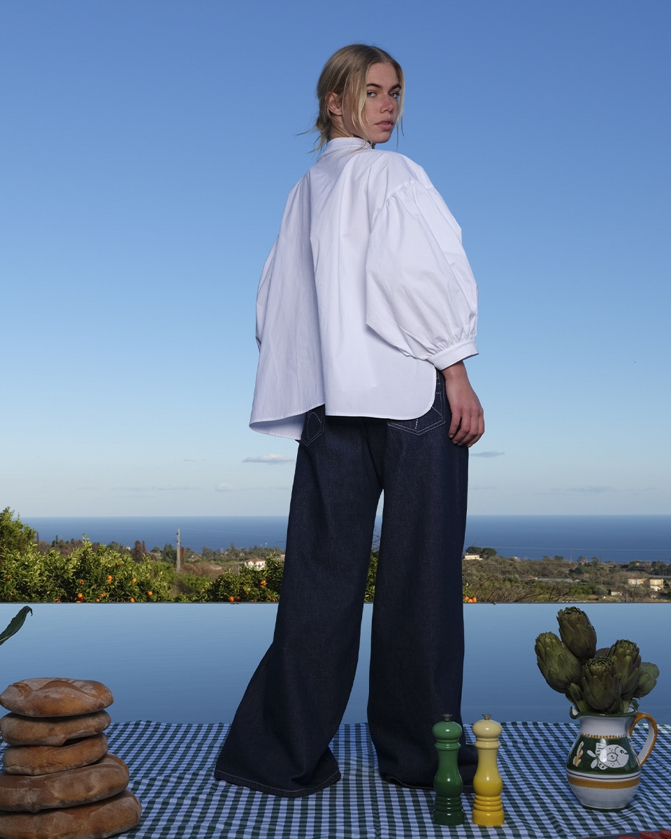 https://www.seamehappy.be/wp-content/uploads/2026/06/Sea-Me-Happy-Boxie-Blouse-Poplin-white-Super-Woody-Jeans-Strass-dark-blue-back-6384.jpg