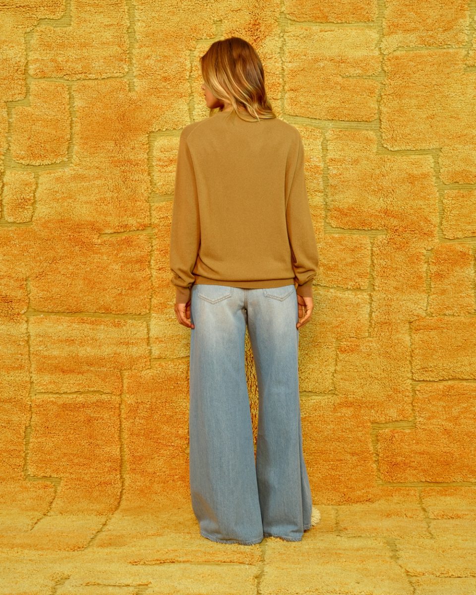 https://www.seamehappy.be/wp-content/uploads/2026/06/Sea-Me-Happy-Calvin-Crewneck-toffee-back-11100-960x1200.jpg