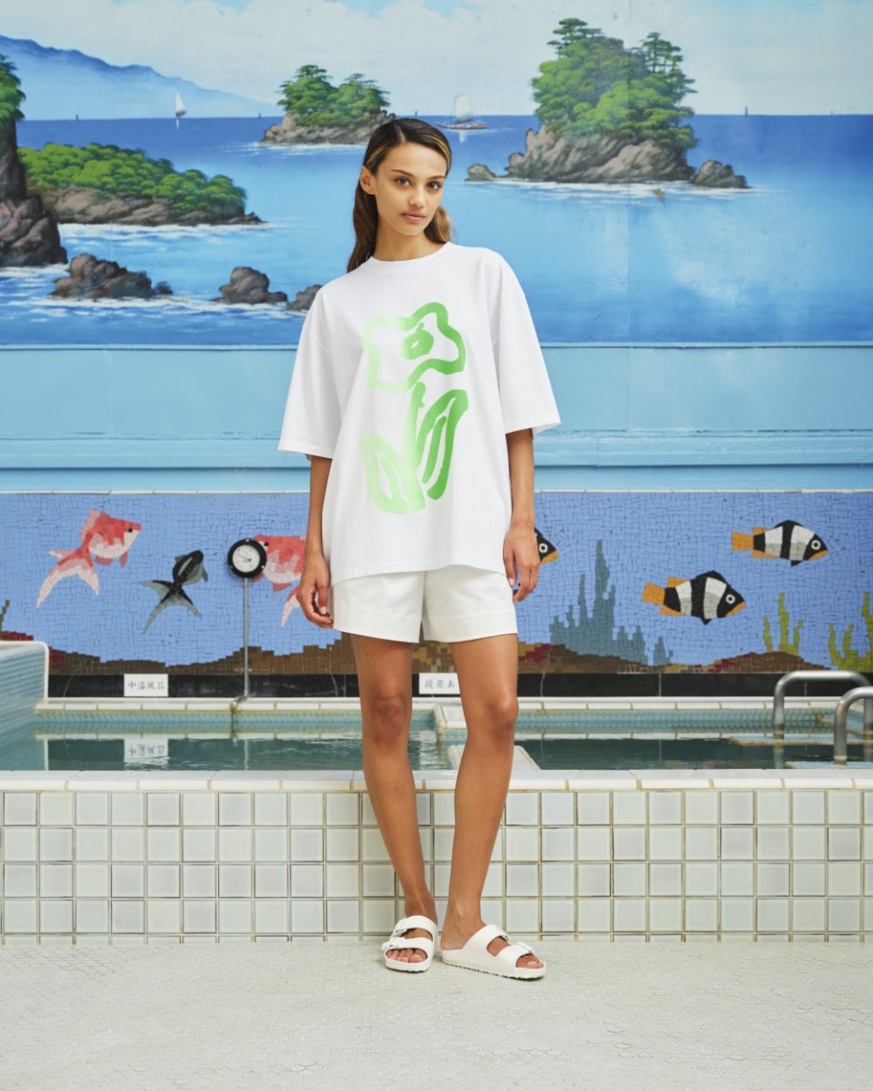 https://www.seamehappy.be/wp-content/uploads/2026/06/Sea-Me-Happy-Campaign-T-Shirt-flowers-Peyton-Shorts-Shiny-Cotton-white-front-8181-960x1200.jpg
