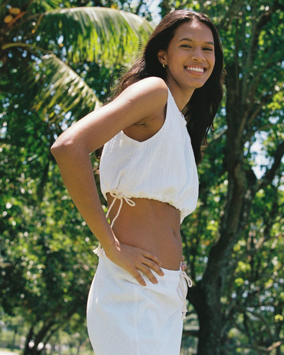 https://www.seamehappy.be/wp-content/uploads/2026/06/Sea-Me-Happy-Claudia-Emilia-top-bamboo-white-4762-960x1200.jpg