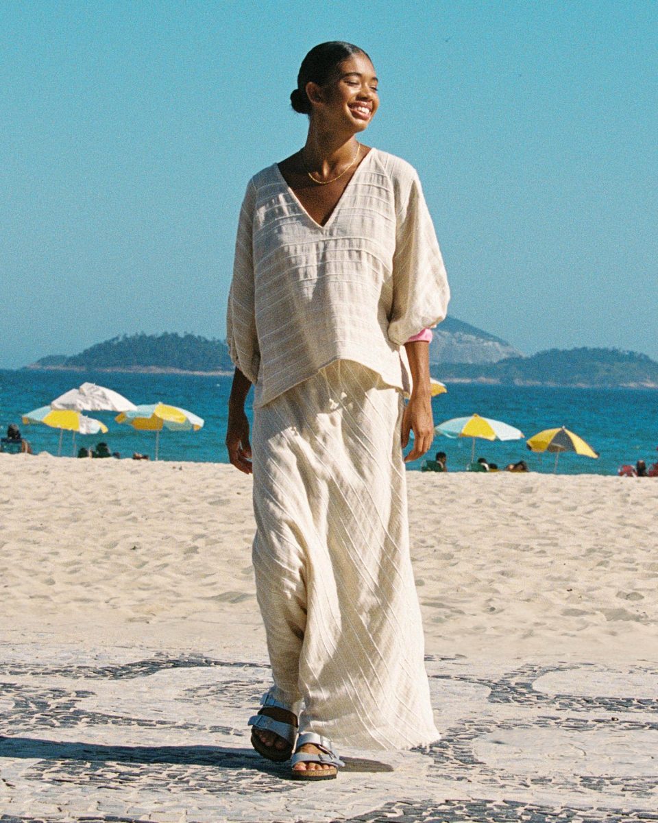 https://www.seamehappy.be/wp-content/uploads/2026/06/Sea-Me-Happy-Claudia-Hapiti-top-six-senses-beige-stripes-Praia-skirt-six-senses-beige-stri-4770-960x1200.jpg