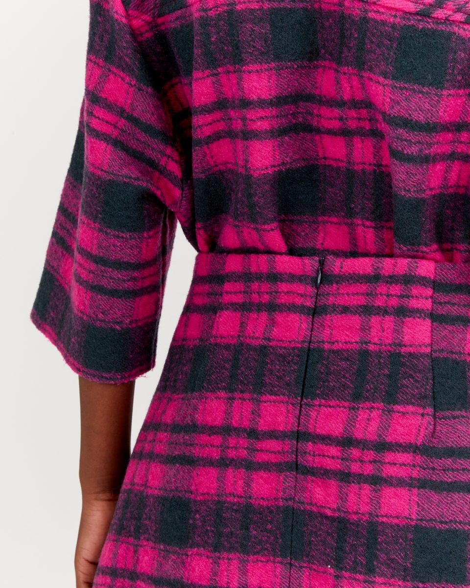 https://www.seamehappy.be/wp-content/uploads/2026/06/Sea-Me-Happy-Mimi-Skirt-Boiled-Wool-Plaid-Pink-NightBlue-closeup2-2175-960x1200.jpg