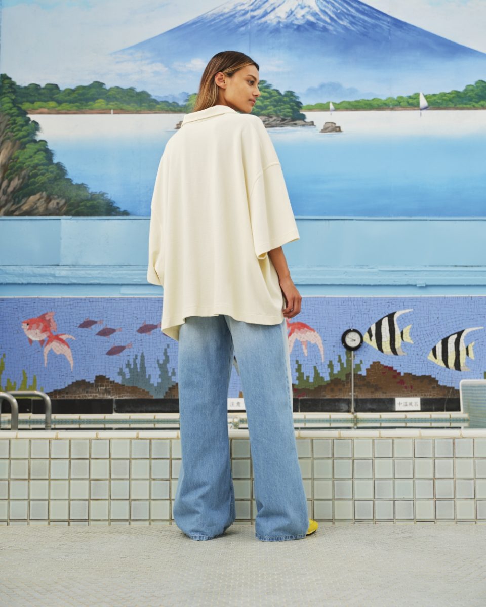 https://www.seamehappy.be/wp-content/uploads/2026/06/Sea-Me-Happy-Pablo-Shirt-Polo-ecru-Woody-Pants-Jeans-back-5647-960x1200.jpg