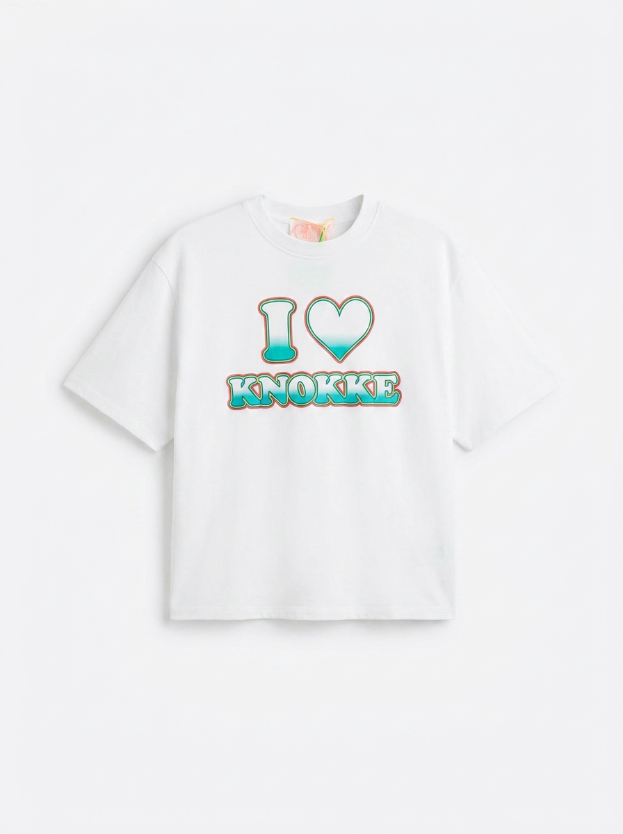 https://www.seamehappy.be/wp-content/uploads/2026/07/Sea-Me-Happy-Campaign-Tee-I-Love-Knokke-12170.png