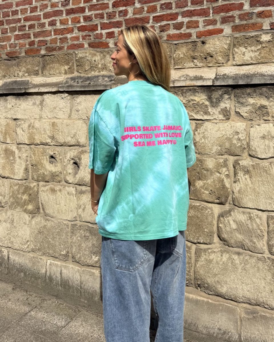 https://www.seamehappy.be/wp-content/uploads/2026/07/Sea-Me-Happy-Tie-Dye-T-Shirt-Girls-Skate-Jamaica-emerald-green-4-11211-960x1200.jpg